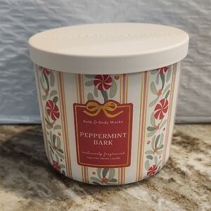 Bath & Body Works Peppermint Bark Candle 3 Wick Candle